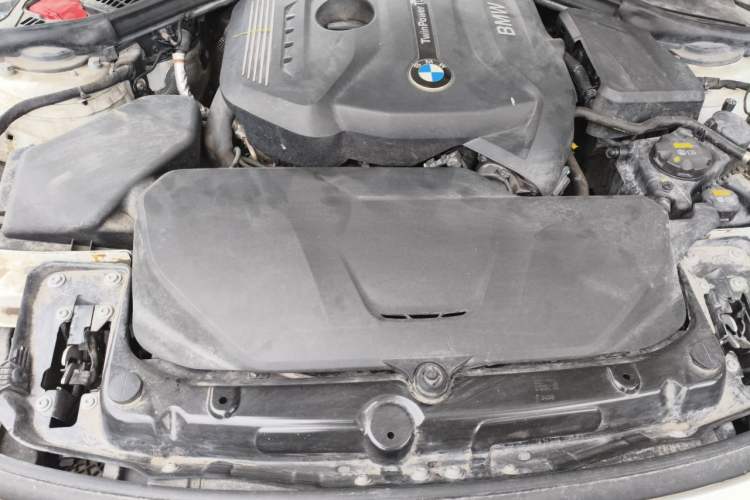 Used BMW 3 Series 2019 320i M Sport Package Engine Bay