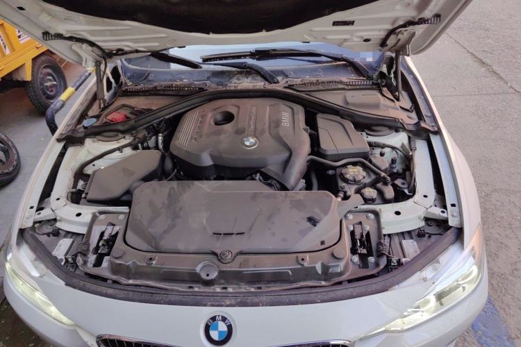 Used BMW 3 Series 2019 320Li Fashion Model Engine Bay