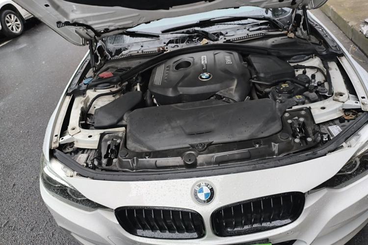 Used BMW 3 Series 2019 320i M Sport Night Edition Engine Bay Right