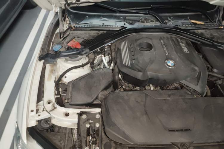 Used BMW 3 Series 2019 320i M Sport Night Edition Engine Bay Right