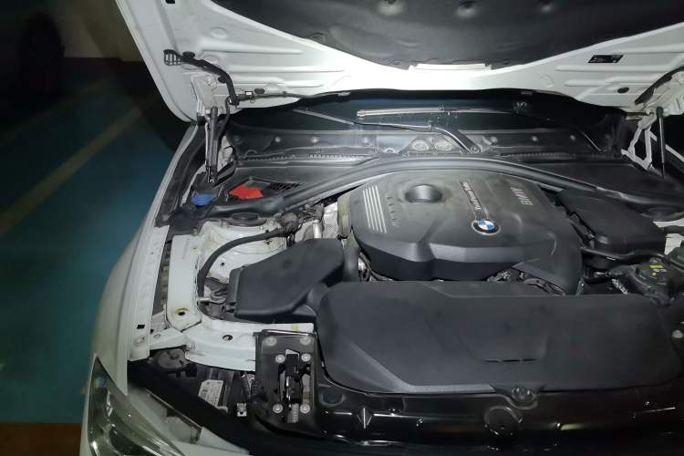 Used BMW 3 Series 2019 320Li Fashion Model Engine Bay Right