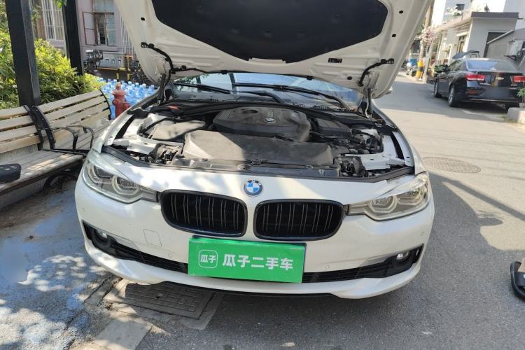 Used BMW 3 Series 2019 320Li Fashion Model Engine Bay