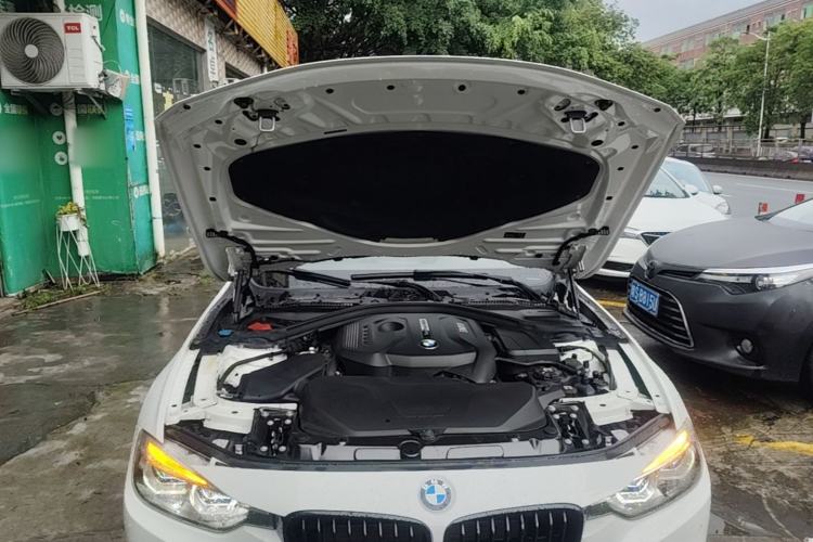 Used BMW 3 Series 2019 320i M Sport Night Edition Engine Bay