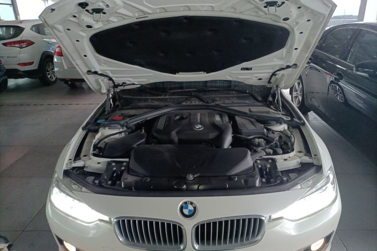 Used BMW 3 Series 2019 320Li Fashion Model Engine Bay