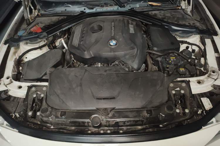 Used BMW 3 Series 2019 320i M Sport Night Edition Engine Bay