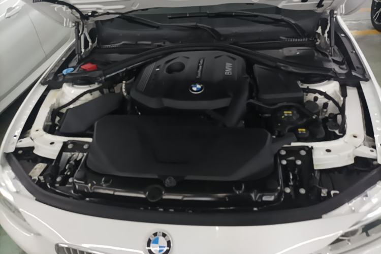 Used BMW 3 Series 2019 320Li Fashion Model Engine Bay
