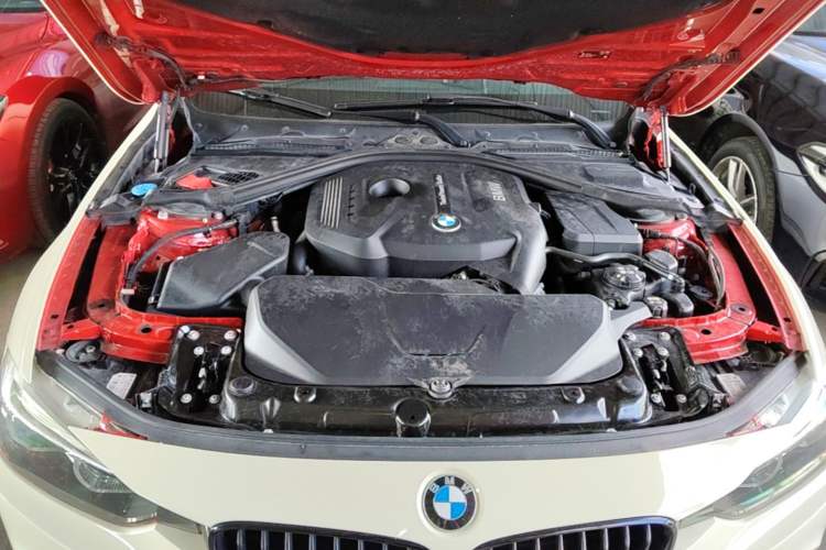Used BMW 3 Series 2019 320i M Sport Night Edition Engine Bay
