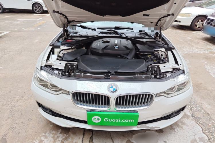 Used BMW 3 Series 2019 320Li Fashion Model Engine Bay