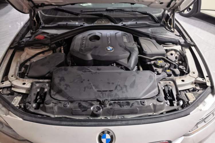 Used BMW 3 Series 2019 320Li Fashion Model Engine Bay