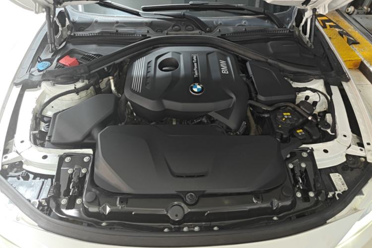 Used BMW 3 Series 2019 320Li Fashion Model Engine Bay