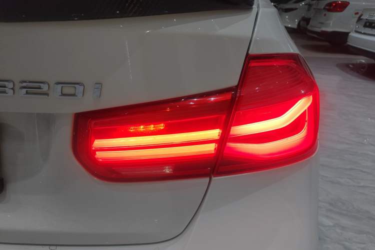 Used BMW 3 Series 2019 320i M Sport Package Exterior 1