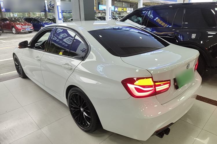 Used BMW 3 Series 2019 320i M Sport Night Edition Exterior 2