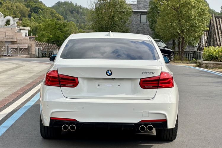 Used BMW 3 Series 2019 320i M Sport Package Exterior 2