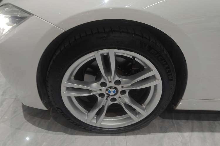 Used BMW 3 Series 2019 320i M Sport Package Exterior 2