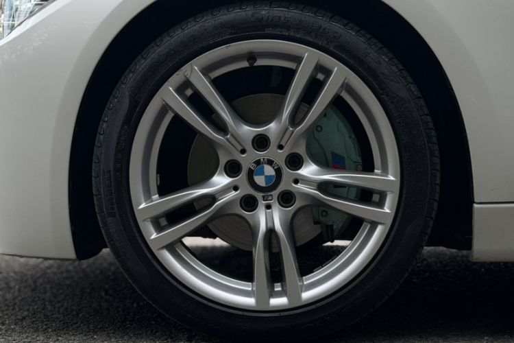 Used BMW 3 Series 2019 320i M Sport Package Exterior 3