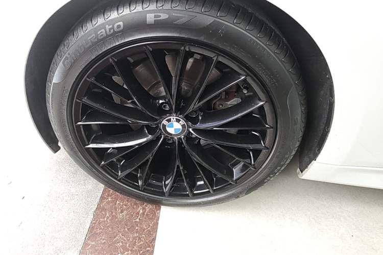 Used BMW 3 Series 2019 320i M Sport Night Edition Exterior 4