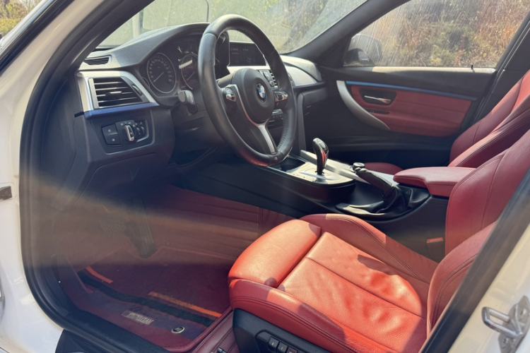 Used BMW 3 Series 2019 320i M Sport Package Exterior 4