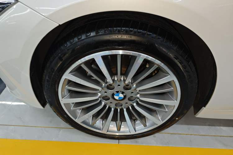 Used BMW 3 Series 2019 320Li Fashion Model Exterior 4