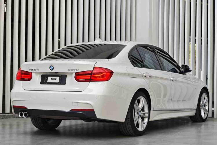 Used BMW 3 Series 2019 320i M Sport Package Exterior 4