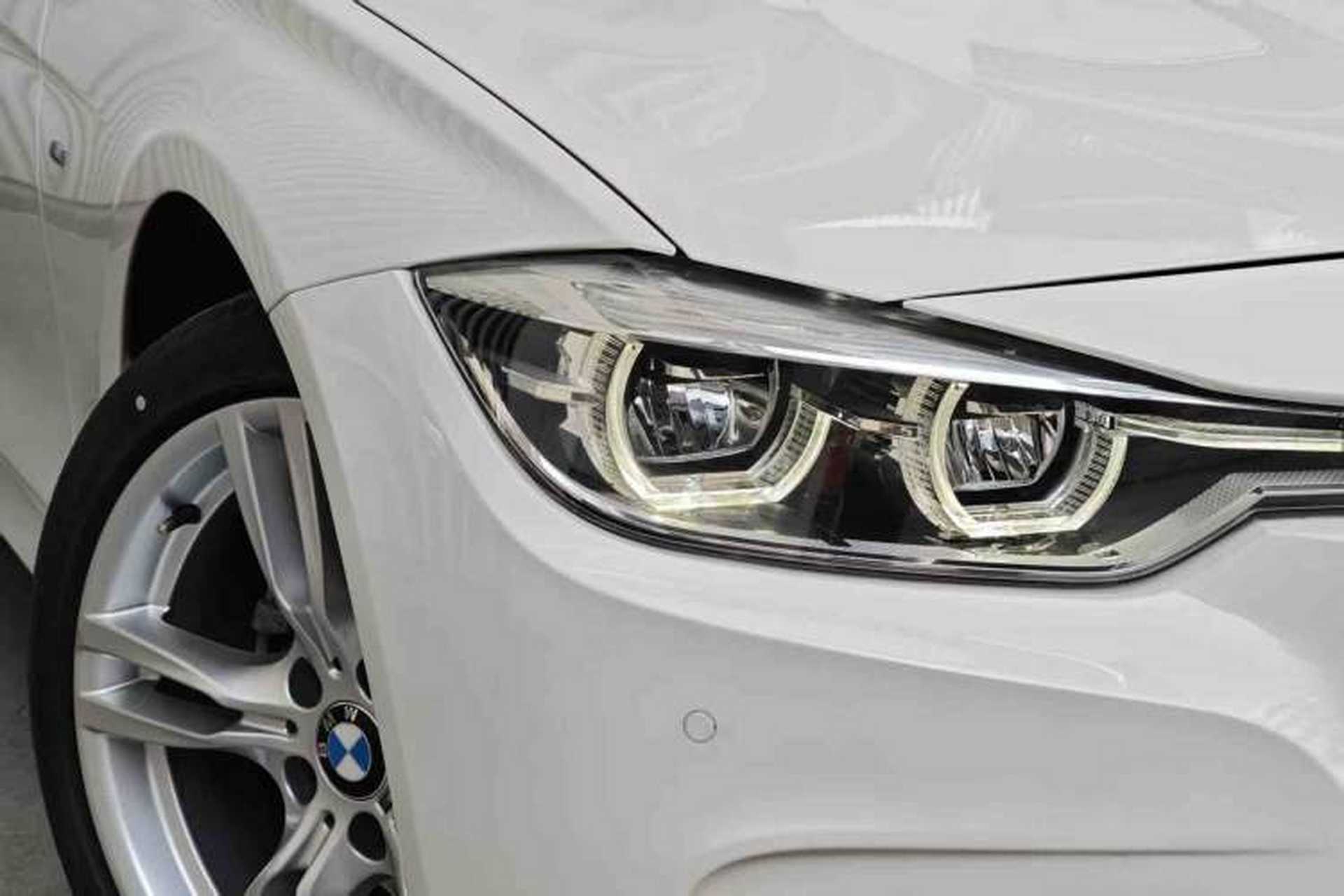 Used BMW 3 Series 2019 320i M Sport Package Exterior 5