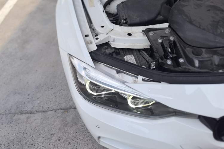 Used BMW 3 Series 2019 320i M Sport Night Edition Exterior 6