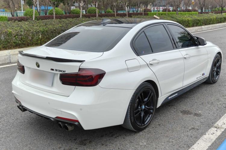 Used BMW 3 Series 2019 320i M Sport Night Edition Exterior 6