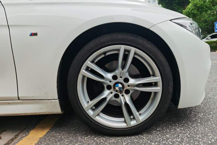 Used BMW 3 Series 2019 320i M Sport Package Exterior 7