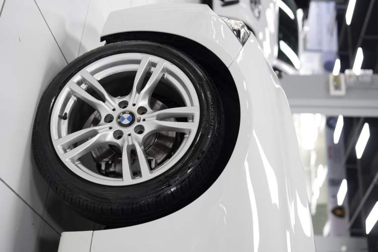 Used BMW 3 Series 2019 320i M Sport Package Exterior 8