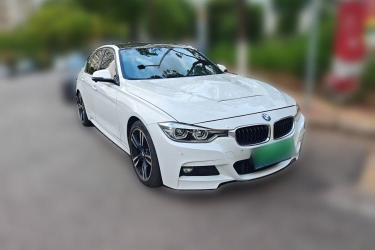 Used BMW 3 Series 2019 320i M Sport Package Front Right 45 Deg