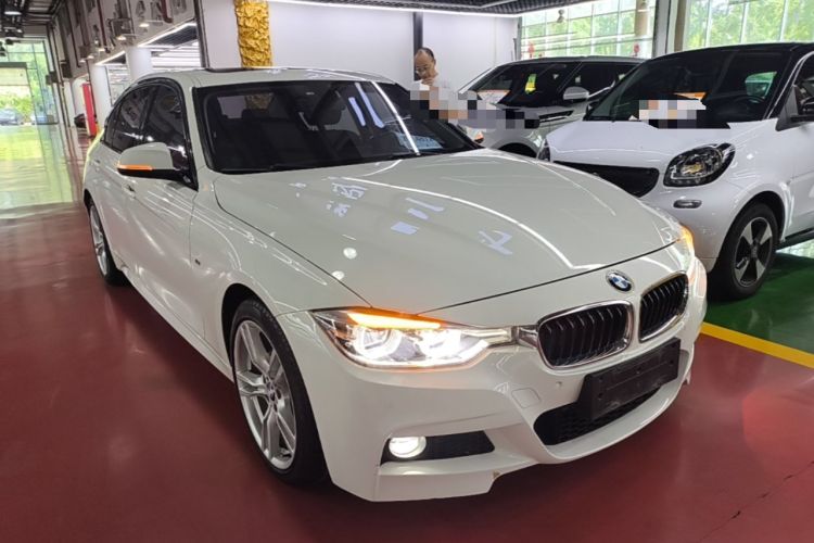 Used BMW 3 Series 2019 320Li M Sport Package Front Right 45 Deg