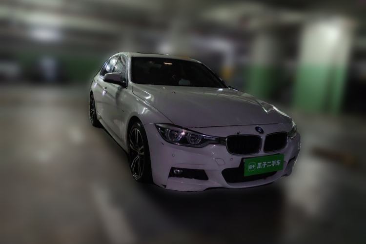 Used BMW 3 Series 2019 320i M Sport Package Front Right 45 Deg