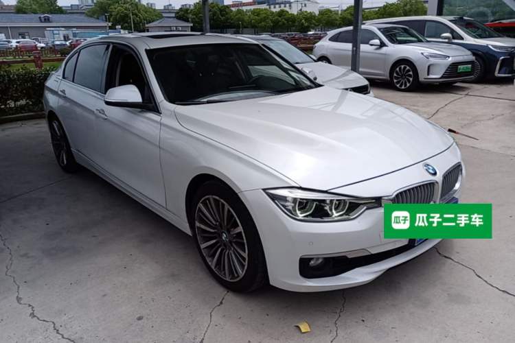 Used BMW 3 Series 2019 320Li Fashion Model Front Right 45 Deg