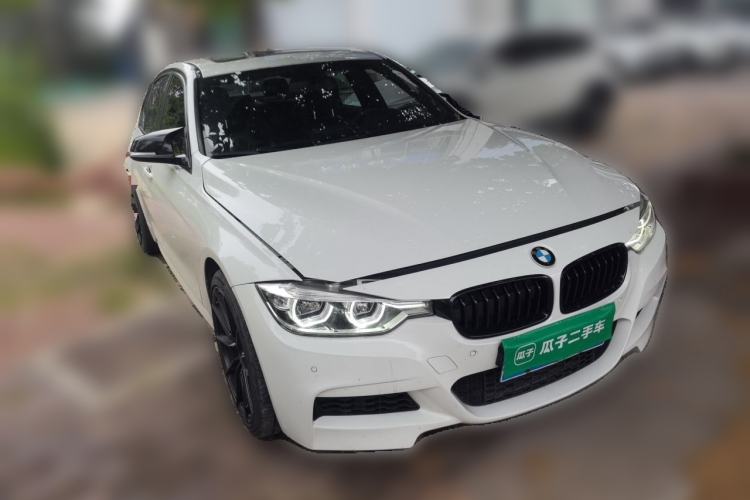 Used BMW 3 Series 2019 320i M Sport Package Front Right 45 Deg
