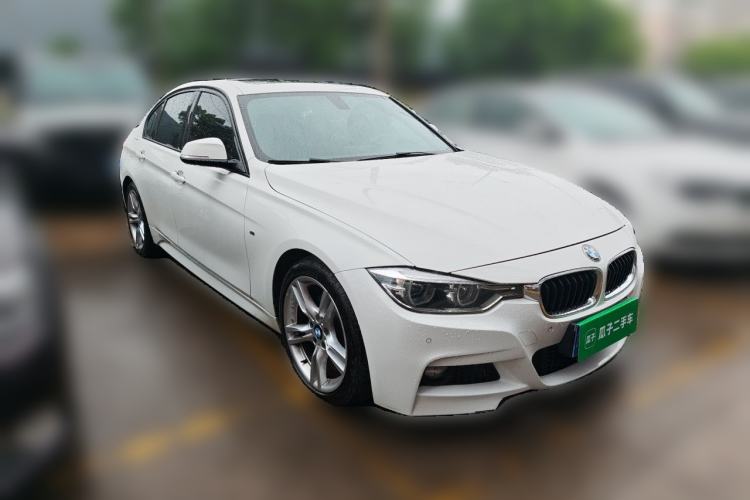 Used BMW 3 Series 2019 320i M Sport Package Front Right 45 Deg
