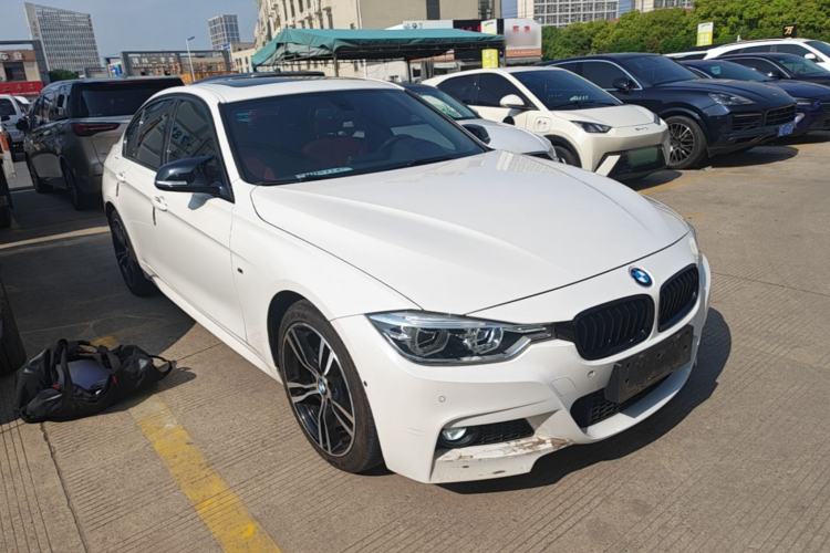 Used BMW 3 Series 2019 320i M Sport Package Front Right 45 Deg