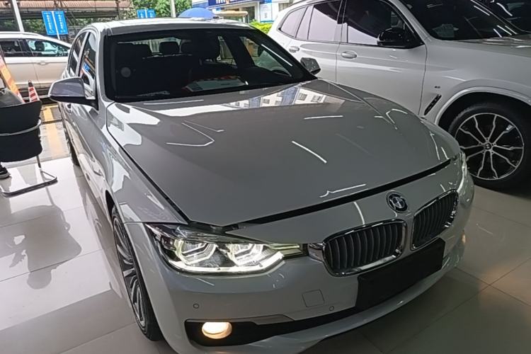 Used BMW 3 Series 2019 320Li Fashion Model Front Right 45 Deg