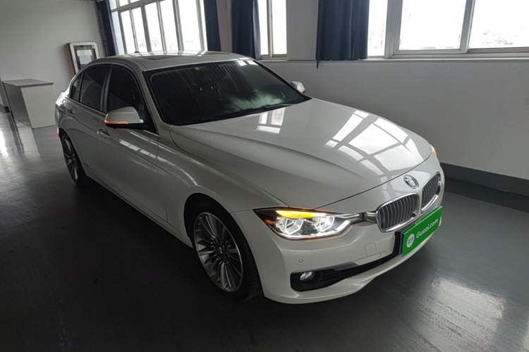 Used BMW 3 Series 2019 320Li Fashion Model Front Right 45 Deg