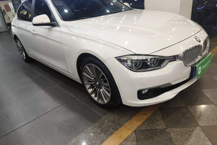 Used BMW 3 Series 2019 320Li Fashion Model Front Right 45 Deg