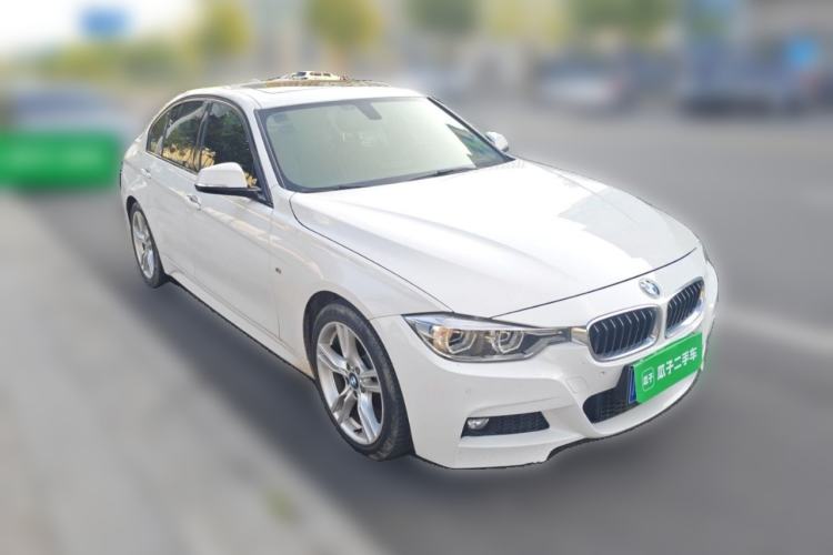 Used BMW 3 Series 2019 320i M Sport Package Front Right 45 Deg