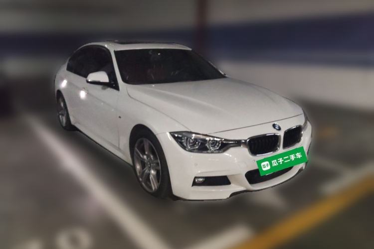 Used BMW 3 Series 2019 320i M Sport Package Front Right 45 Deg