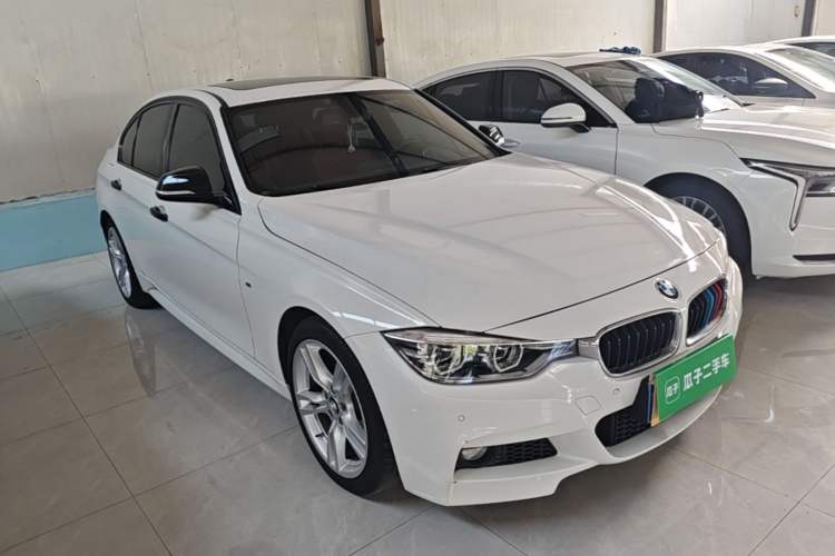 Used BMW 3 Series 2019 320i M Sport Package Front Right 45 Deg