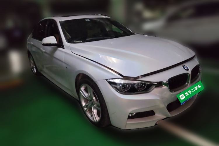 Used BMW 3 Series 2019 320i M Sport Package Front Right 45 Deg
