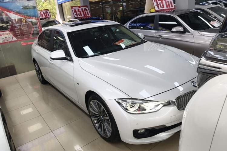Used BMW 3 Series 2019 320Li Fashion Model Front Right 45 Deg