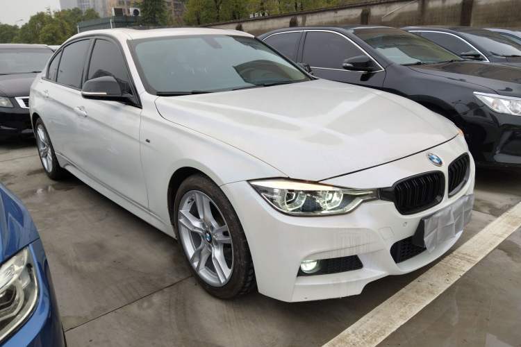 Used BMW 3 Series 2019 320Li M Sport Package Front Right 45 Deg