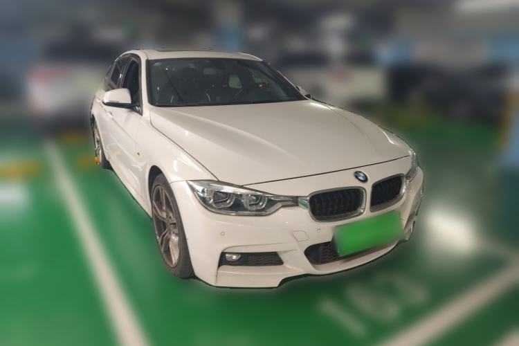 Used BMW 3 Series 2019 320i M Sport Package Front Right 45 Deg