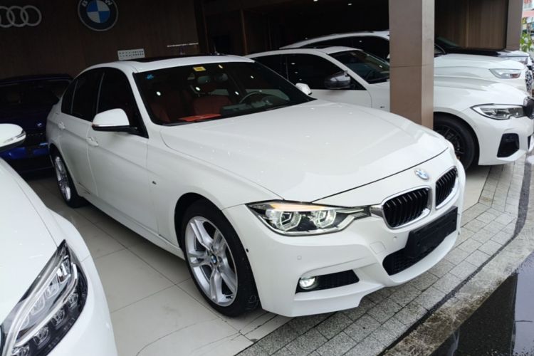Used BMW 3 Series 2019 320i M Sport Package Front Right 45 Deg