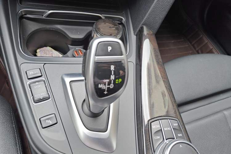 Used BMW 3 Series 2019 320Li M Sport Night Edition Gear Lever
