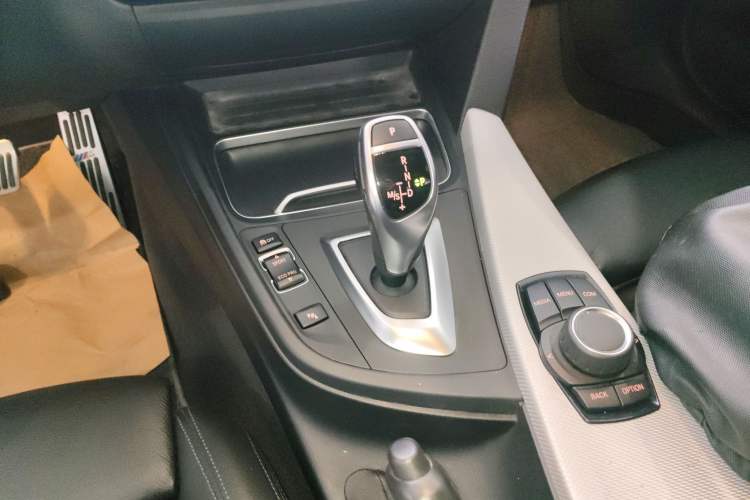 Used BMW 3 Series 2019 320i M Sport Package Gear Lever