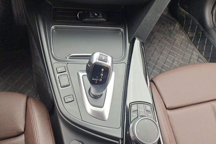 Used BMW 3 Series 2019 320Li Fashion Model Gear Lever