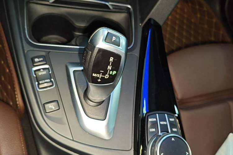 Used BMW 3 Series 2019 320Li Fashion Model Gear Lever